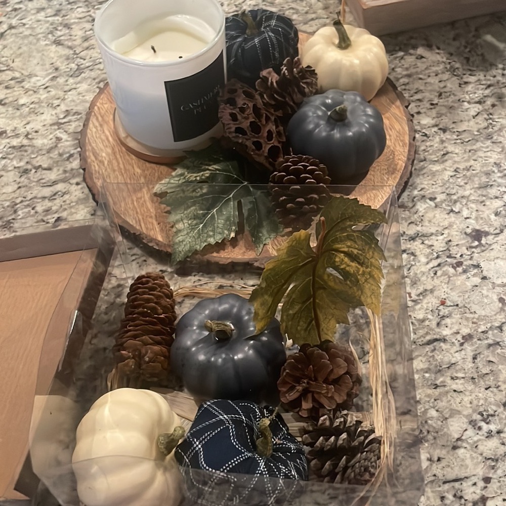 - Fall decor - Picture 3 of 3